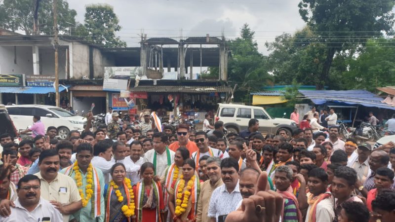 प्रदेश कांग्रेस अध्यक्ष मोहन मरकाम के समक्ष 1500 लोगों ने कांग्रेस प्रवेश किया