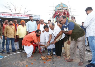 पूर्व मंत्री बृजमोहन अग्रवाल ने रावणभाठा मैदान में उत्सव स्थल का किया भूमिपूजन