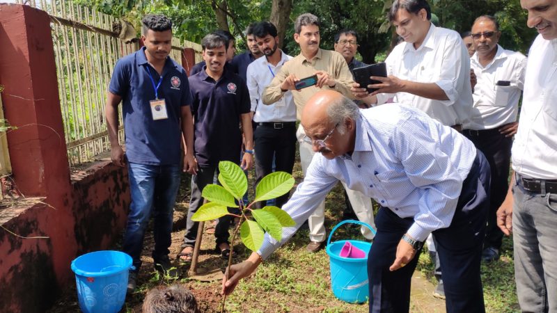 सिंगल यूज प्लास्टिक के विरूद्ध जन चेतना जरूरी………. पर्यावरण मण्डल एवं एन.आई.टी. रायपुर के संयुक्त अभियान में छात्र-छात्राओं ने ली पर्यावरण को स्वच्छ रखने की शपथ