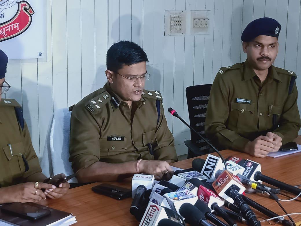 रूपेंद्र देवांगन उर्फ आतंक के हत्या मामले में 1 घंटे के भीतर पुलिस को सफलता हाथ लगी…….तीन आरोपी गिरफ्तार …