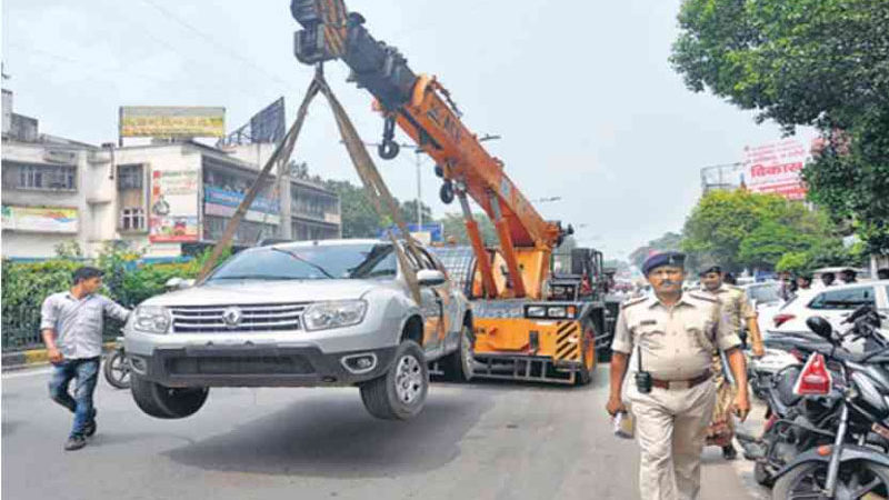 राजधानी की पुलिस ने इनकम टैक्स डिपार्टमेंट की 20 गाड़ियों को जब्त किया