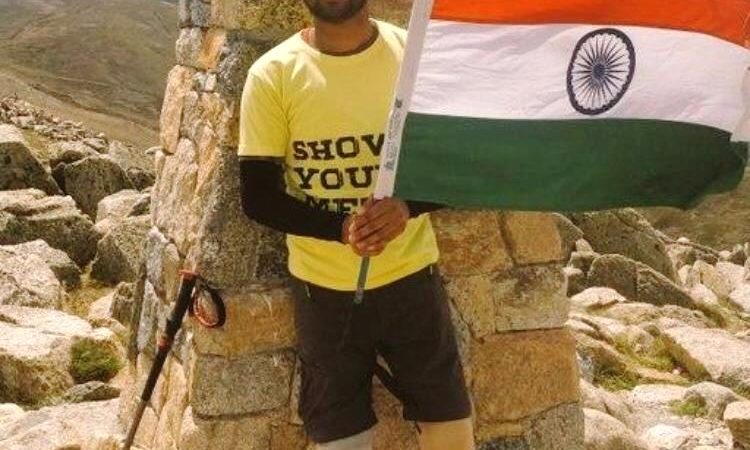 खेलमंत्री श्री उमेश पटेल ने पर्वतारोही   चित्रसेन साहू को दी बधाई