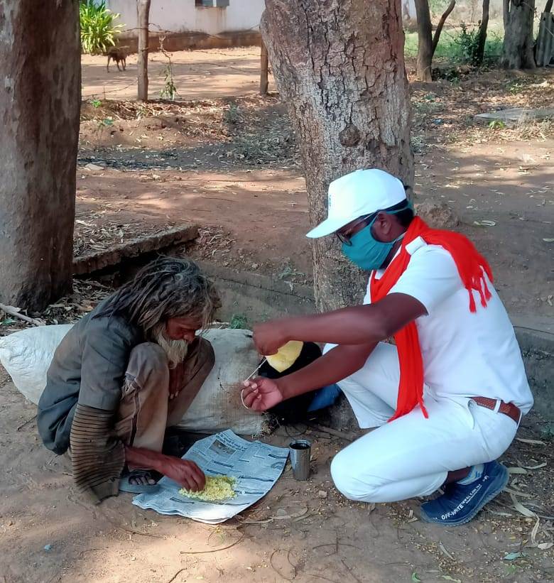 एक हजार ’रेडक्रॉस वालेंटियर्स Covid-19‘ के रोकथाम में जुटे लगभग 18 हजार लोगों को पहुंचायी राहत…. राज्यपाल ने सभी वालेंटियर्स को दी शुभकामनाएं