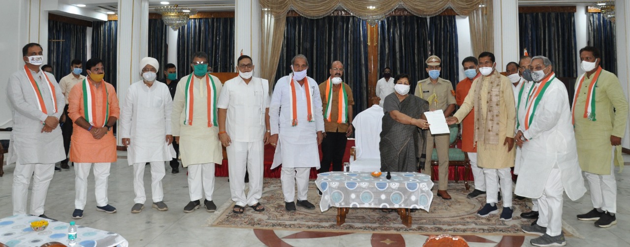 कांग्रेस प्रतिनिधिमंडल ने आज महामहिम राष्ट्रपति महोदय को राज्यपाल  महोदया के माध्यम से ज्ञापन सौपा