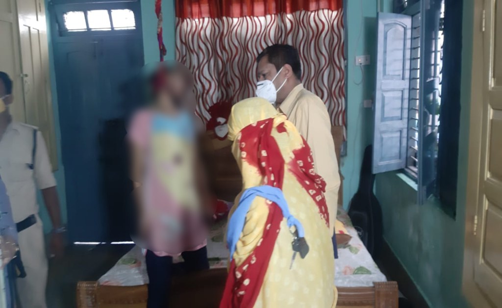 रायपुर के कटोरा तालाब स्थित एक घर में महिला की फांसी के फंदे पर लटकती लाश मिली….