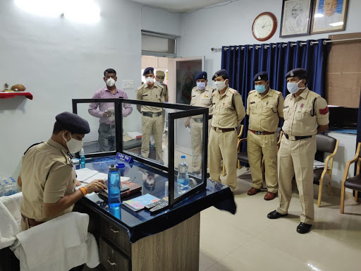 पुरानी बस्ती थाना का निरीक्षण किया वरिष्ठ पुलिस अधीक्षक अजय यादव ने