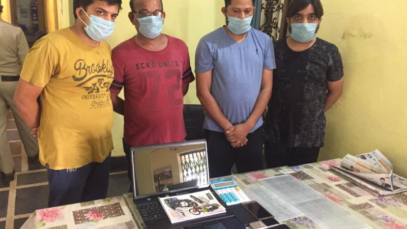 आई.पी.एल. क्रिकेट मैच में हाईटेक तरीके से सट्टा खिलाते 03 आरोपी गिरफ्तार, आरोपियों से नगदी 10,000/- रूपये सहित लैपटाप व मोबाईल फोन एवं करोड़ों की सट्टा पट्टी किया गया जप्त