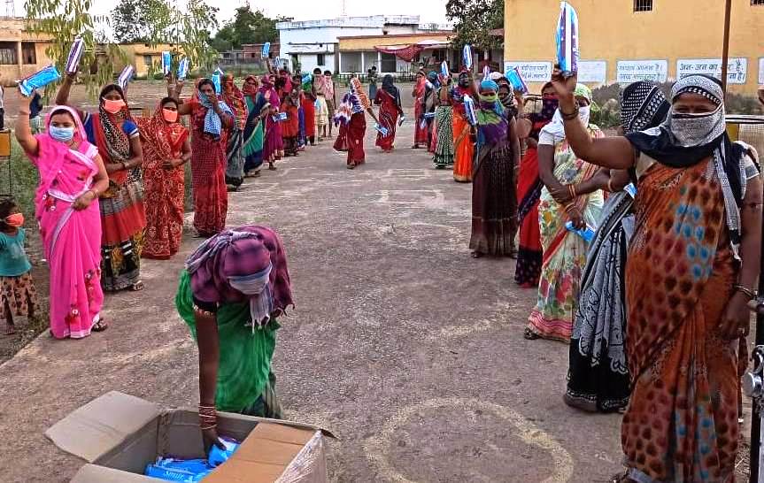 पंचायत एवं ग्रामीण विकास विभाग द्वारा जिला प्रशासन के सहयोग से प्रदेश भर में 21 हजार 580 क्वारेंटाइन सेंटर बनाए