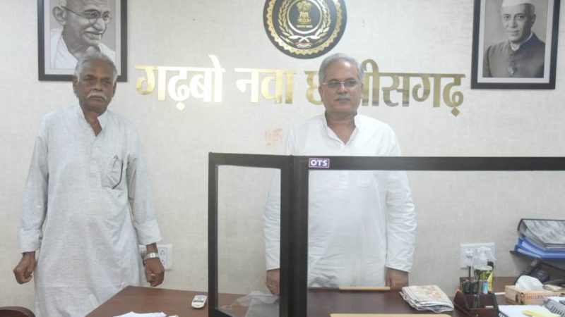 मुख्यमंत्री से मछुआ कल्याण बोर्ड के अध्यक्ष श्री एम.आर. निषाद ने की सौजन्य मुलाकात