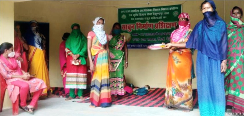 हर्बल साबुन बना महिलाओं के आजीविका का साधन