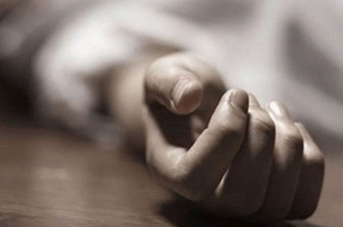 आखिर ये कैसा तनाव है ये कैसी मंदी है जो एक परिवार को निगल गई