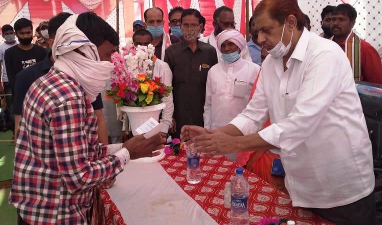 वन मंत्री श्री अकबर ने कबीरधाम जिले के वनांचल में आयोजित विभिन्न कार्यक्रमों में शामिल हुए