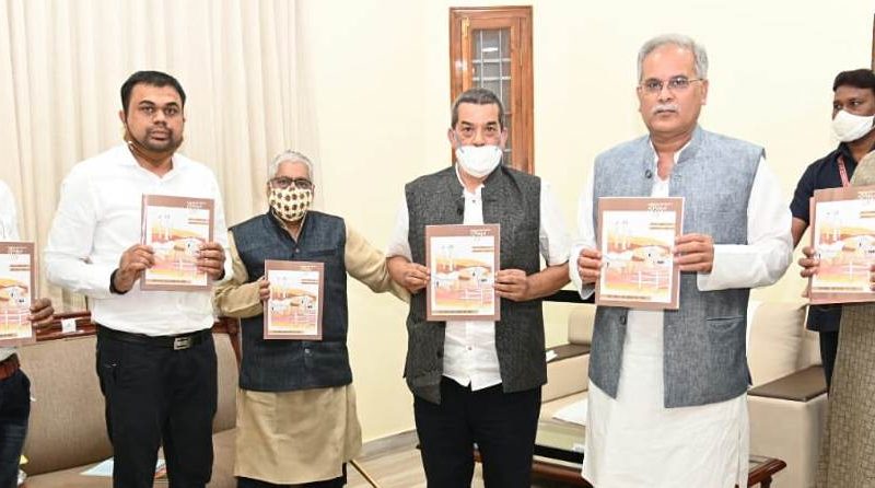 मुख्यमंत्री श्री बघेल  ने डाॅ. नरेन्द्र देव वर्मा पर केन्द्रित ‘ग्रामोदय’ पत्रिका और ‘बहुमत’ पत्रिका के 101वें अंक का किया विमोचन