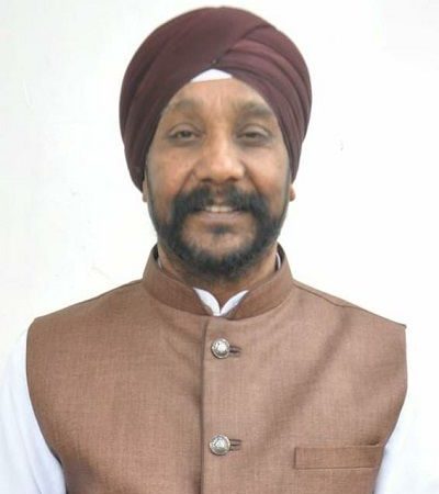 अल्पसंख्यक आयोग के अध्यक्ष महेन्द्र छाबड़ा,