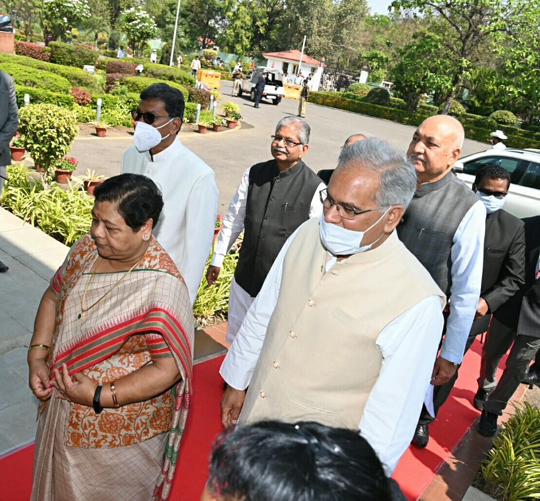 राज्यपाल सुश्री अनुसुईया उइके के विधानसभा पहुॅचने पर आत्मीय स्वागत