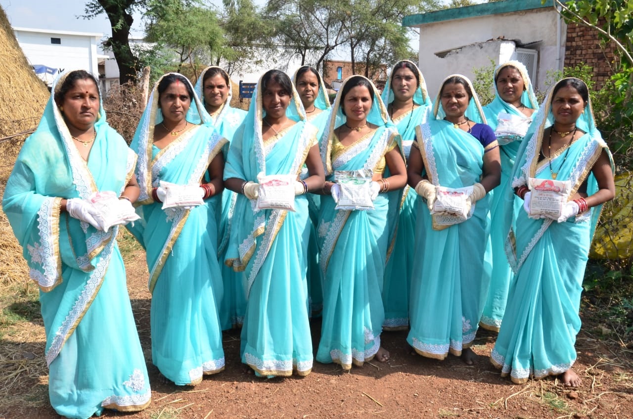 राष्ट्रीय सम्मान से पुरस्कृत होंगी राजनांदगांव के ग्राम खुटेरी की जय माँ दुर्गा महिला स्वसहायता समूह की महिलाएं