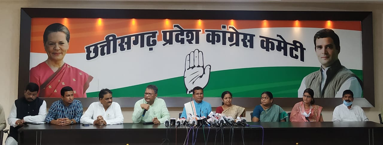 छत्तीसगढ़ की दो महिला सांसदों के साथ पुरूष मार्शलों द्वारा किया गया दुर्व्यवहार मोदी सरकार की मानसिकताऔर बौद्धिक दिवालिये पन को दिखाता है : मोहन मरकाम