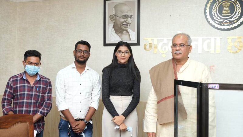 मुख्यमंत्री श्री भूपेश बघेल से ओटीटी एप ‘मोर माटी‘ के निदेशक ने की सौजन्य मुलाकात…ओटीटी एप के शुभारंभ के लिए मुख्यमंत्री को किया आमंत्रित
