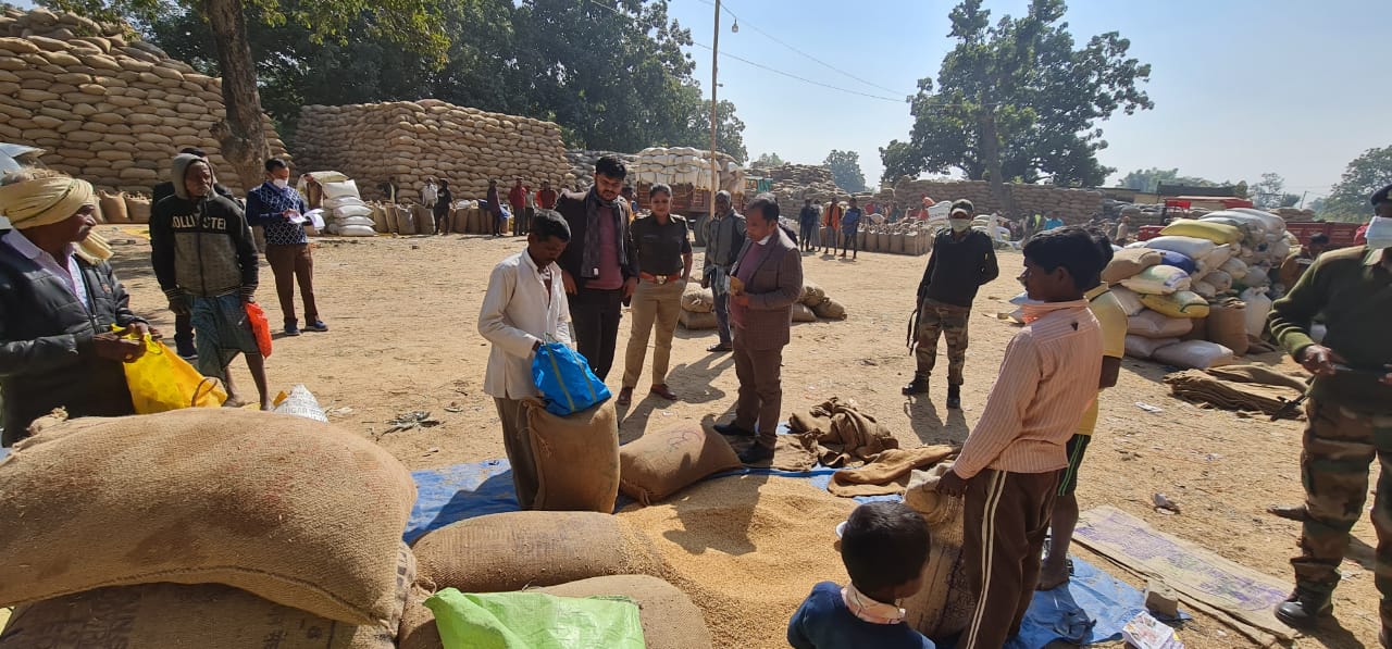 राज्य में धान खरीदी का आंकड़ा 34.30 लाख मीटरिक टन से पार…..प्रदेश में 9.37 लाख किसानों ने बेचा धान