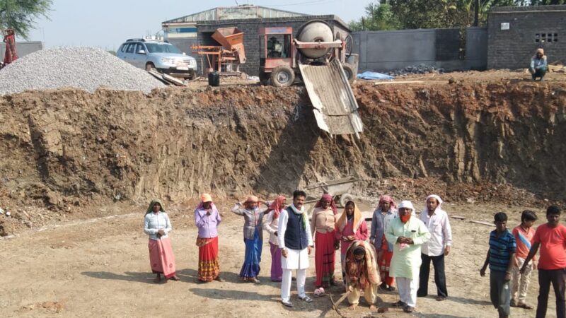 उच्च स्तरीय जलघर का शिलान्यास महापौर के निर्देश पर पूर्व पार्षद हबीबुन्निसा ज़फ़र हाशमी, जल विभाग अध्यक्ष अवैश हाशमी और वार्ड वासियों के हाथों हुआ