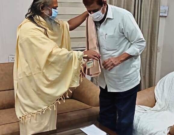 वनमंत्री श्री अकबर का महंत श्री रामसुंदर दास ने का किया सम्मान….मंत्री से अंतर्राज्यीय बस स्टैण्ड के संबंध में मुलाकात कर चर्चा की