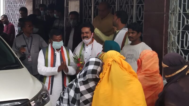 छ ग कांग्रेस झुग्गी झोपड़ी प्रकोष्ठ के प्रदेश महामंत्री हाशमी का प्रयासों से डेढ़ साल से रुके शहर के 1100 आवास की स्वीकृति शासन से मिली,