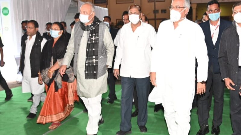 मुख्यमंत्री एयरपोर्ट से सीधे पहुंचे साईंस कॉलेज मैदान: सांसद श्री राहुल गांधी के कार्यक्रम की तैयारियों का जायजा लिया