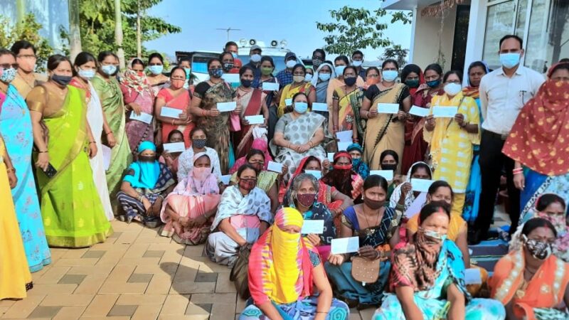 मंत्री श्रीमती भेंडिया ने महिलाओं को आत्मनिर्भर बनाने प्रदान किए 23.70 लाख रूपए के चेक….महिला कोष की ऋण योजना से 36 महिला समूहों और सक्षम योजना से 2 हितग्राहियों को किया लाभान्वित