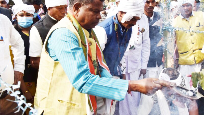 उद्योग मंत्री श्री लखमा ने भूमकाल स्मृति दिवस पर शहीदों को किया याद…गढ़मिरी में क्रांतिकारी शहीद वीर कवासी रोडा पेदा को श्रद्धांजलि दी