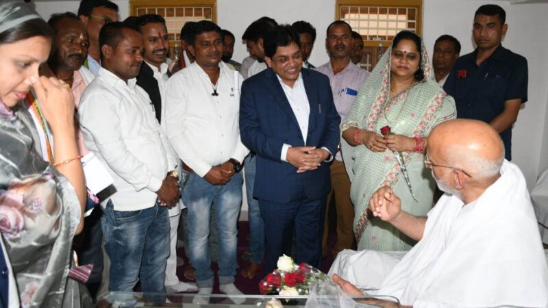 मंत्री डॉ. डहरिया कबीर आश्रम में सत्संग में हुए शामिल…आश्रम तक सड़क और शेड होगा निर्माण  