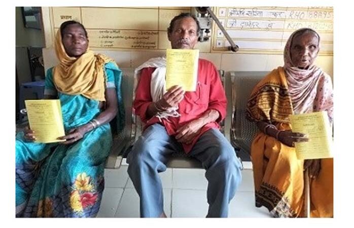 बुजुर्गों के लिए पीले रंग का अलग पंजीयन कॉर्ड, काउंटर पर अलग लाइन भी…ओपीडी, आईपीडी, लैब जांच और फिजियोथेरेपी की निःशुल्क सुविधा मिल रही