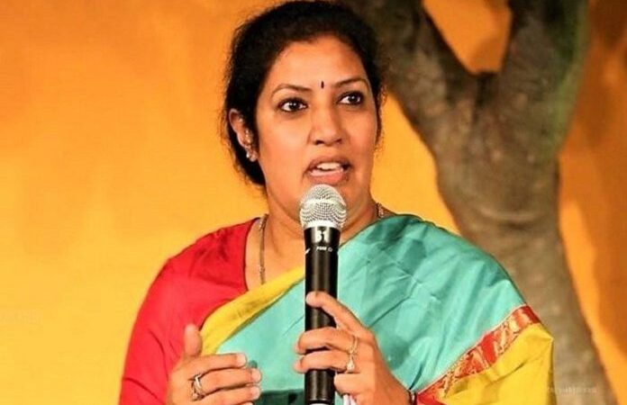 भाजपा की प्रदेश प्रभारी डी. पुरंदेश्वरी निर्धारित कार्यक्रम से एक दिन पहले ही दिल्ली रवाना