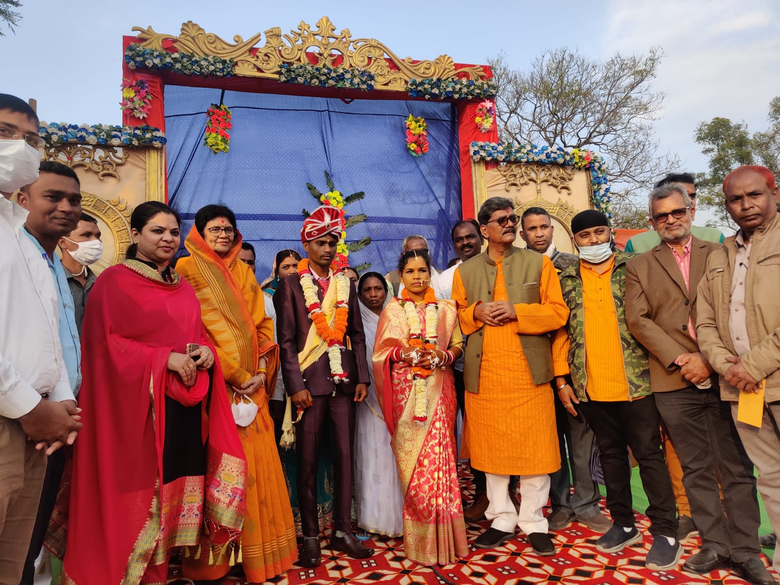 विस् अध्यक्ष डॉ. महंत दंपत्ति ने सरस्वती का कन्यादान किया, निभाई सभी रस्में….सरस्वती के ऐतिहासिक विवाह के साक्षी बने जनप्रतिनिधि-अधिकारी