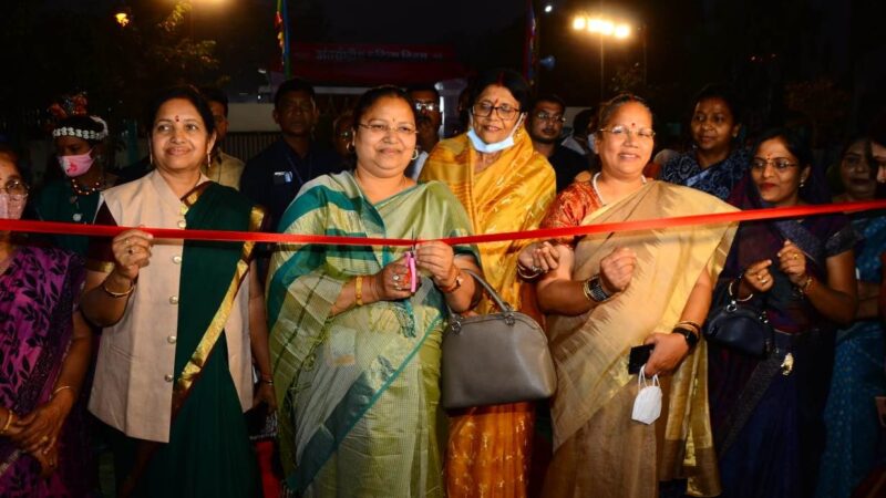 महिला एवं बाल विकास मंत्री श्रीमती अनिला भेंड़िया ने महिला मड़ई का किया शुभारंभ