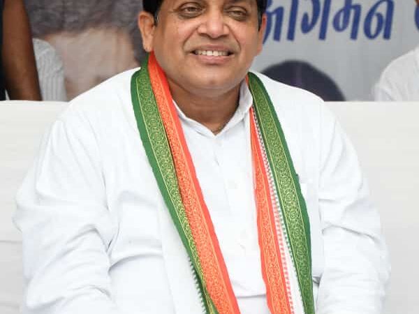 नगरीय प्रशासन मंत्री ने चार अधिकारियों के विरूद्ध कार्यवाही करने के दिए निर्देश