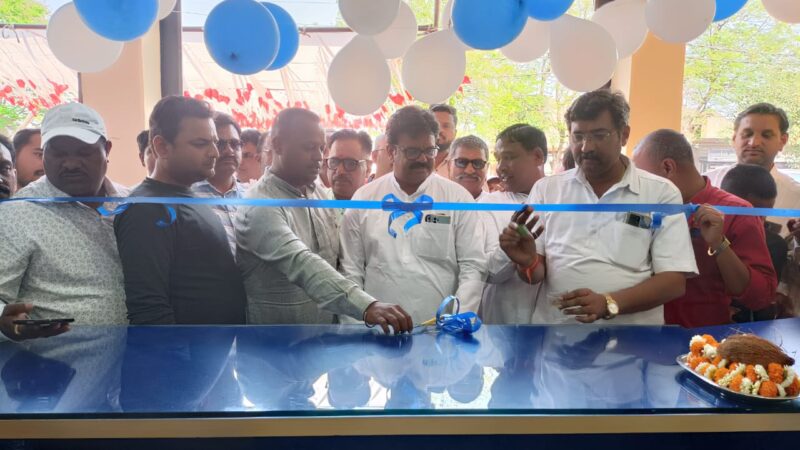 नगर पंचायत में कचरा ढोने वाली वाहन समिति को किया वितरित
