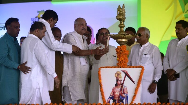 किसानों के समृद्धि से होगा छत्तीसगढ़ का विकास: मंत्री श्री रविन्द्र चौबे