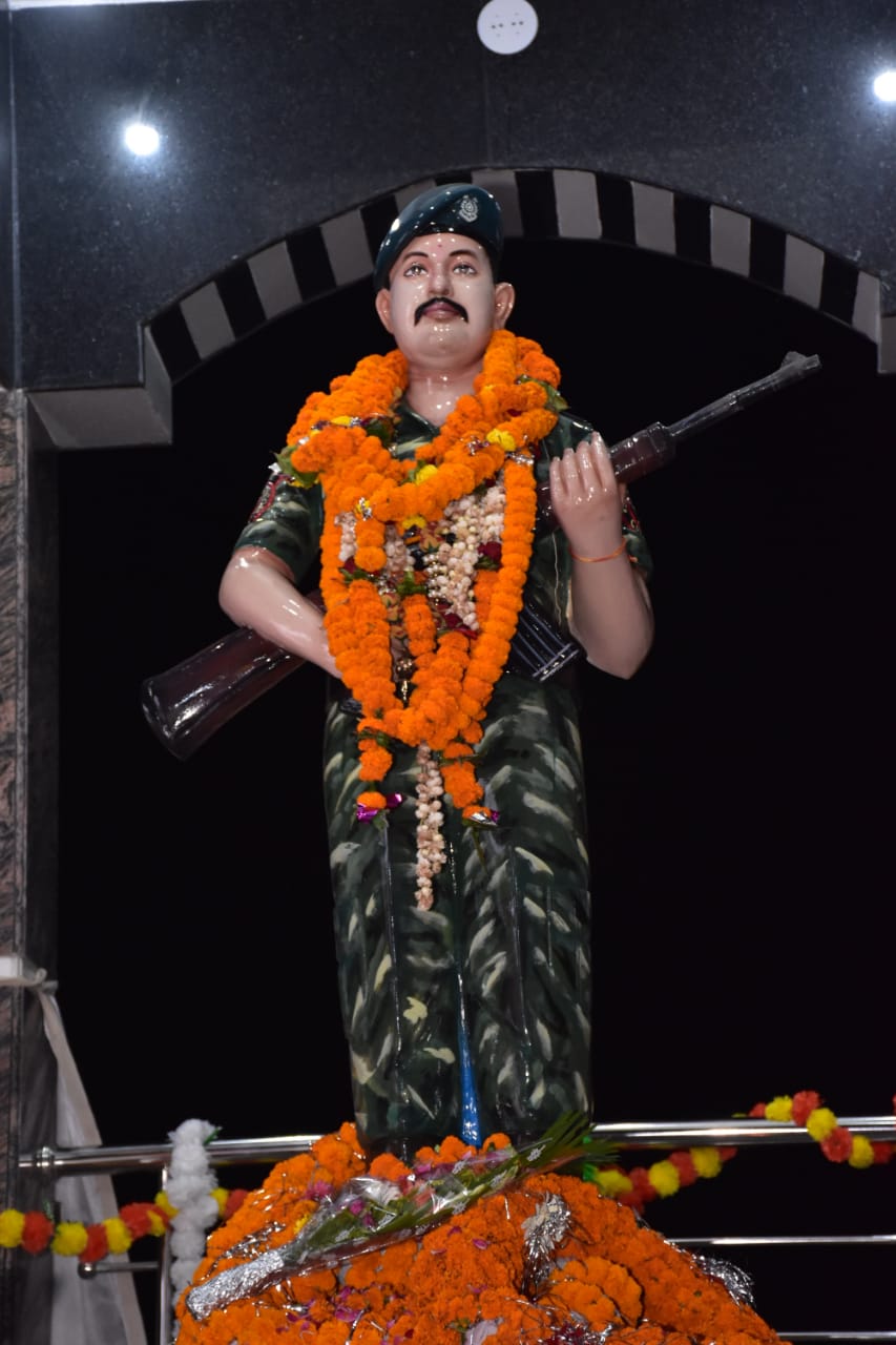 शहीद श्री पूर्णानंद साहू को मरणोपरांत अदम्य साहस एवं वीरता के लिए राष्ट्रपति ने शौर्य चक्र से किया सम्मानित
