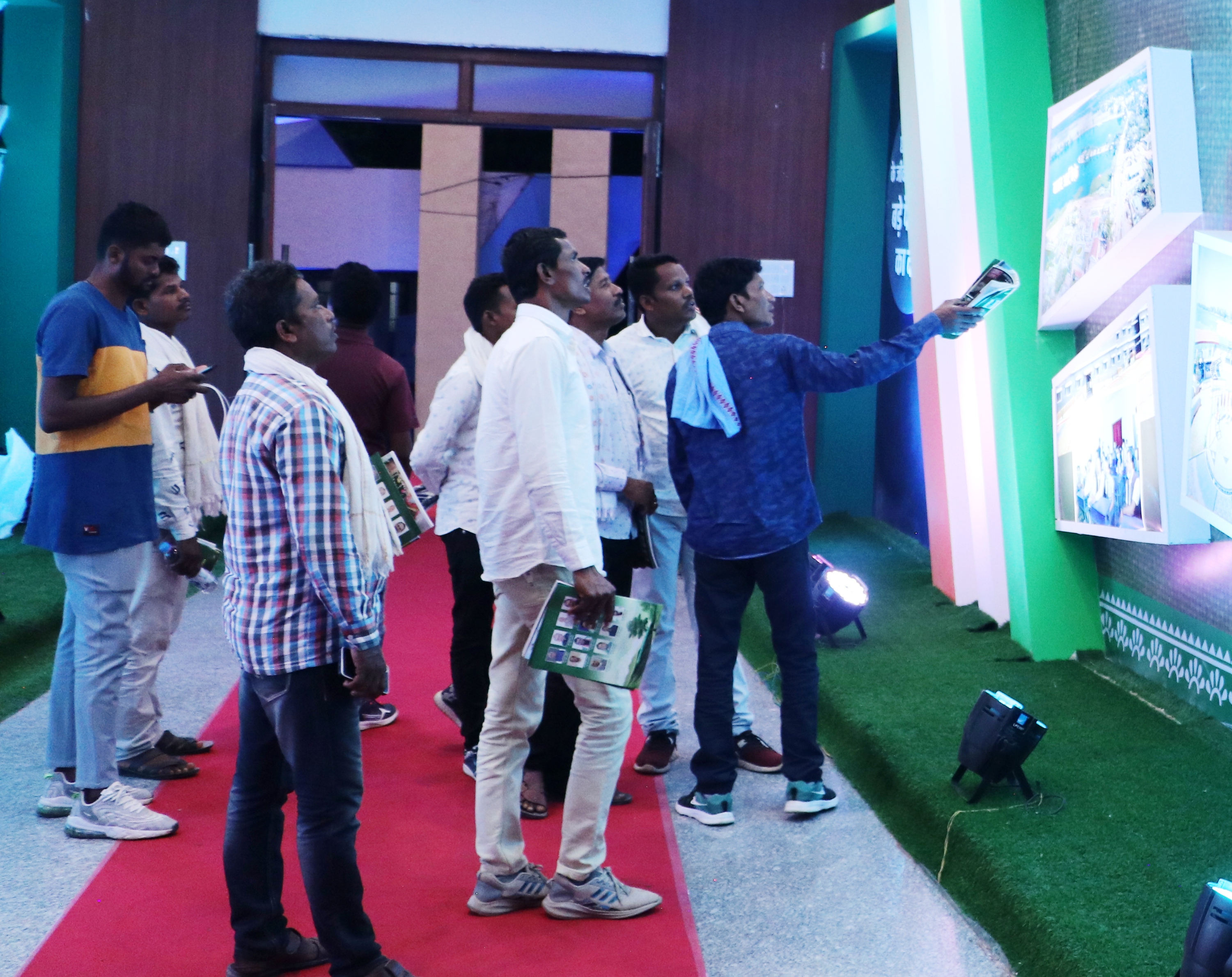 राज्य शासन की योजनाओं से ग्रामीणों के जीवन में आ रहा बदलाव