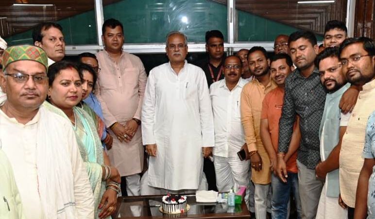 मुख्यमंत्री श्री भूपेश बघेल से साहू समाज के प्रतिनिधि मंडल ने की सौजन्य मुलाकात