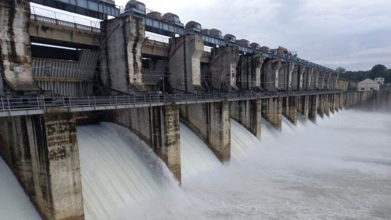 गंगरेल बांध लबालब होने की स्थिति में