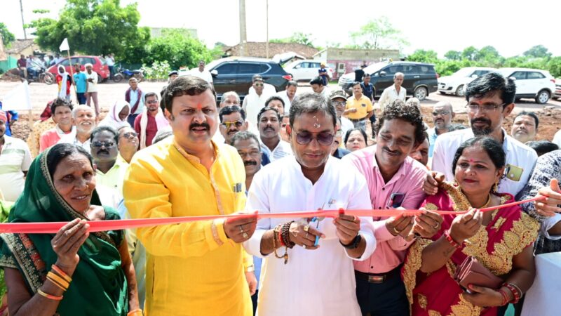 यात्री प्रतीक्षालय बरसात और तेज गर्मी में यात्रियों को देगी राहत: मंत्री गुरू रूद्रकुमार