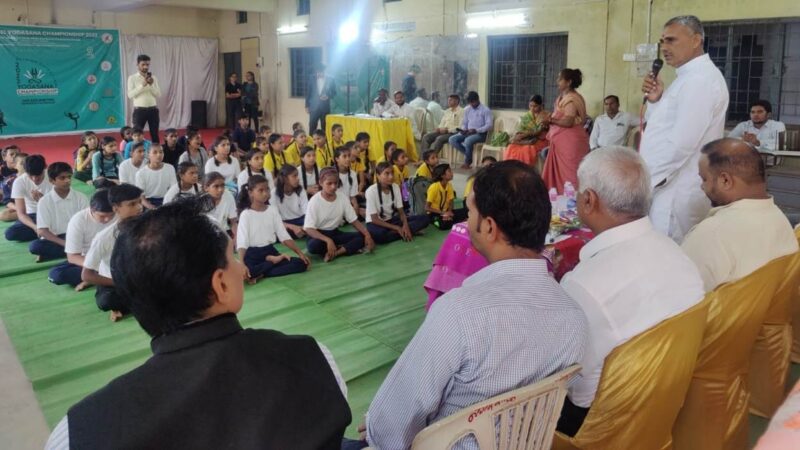 मूकबधिर बच्चों ने योग क्रियाओं का किया आकर्षक प्रदर्शन