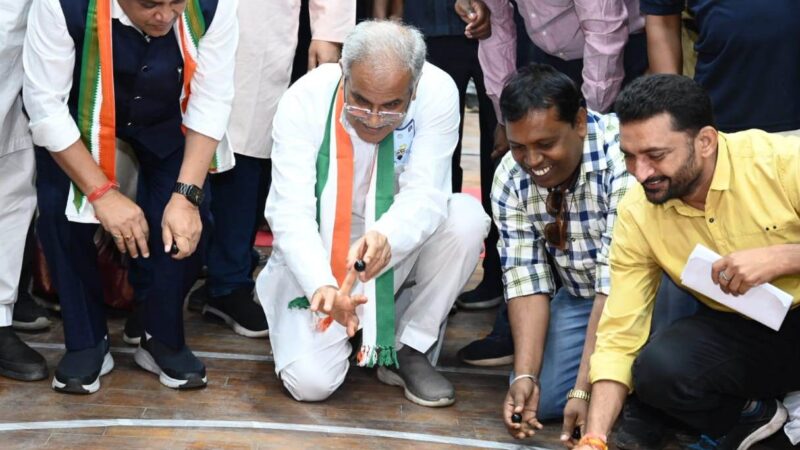 विशेष लेख-मुख्यमंत्री ने रेफरी बन खेल की शुरूआत की, पारंपरिक खेलों मे खुद आजमाए हाथ