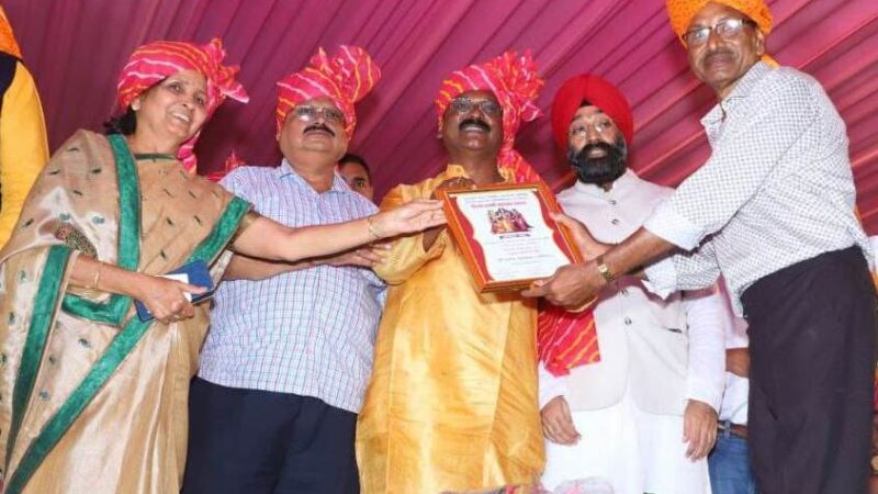 बुराई को त्याग सत्य और अहिंसा के मार्ग पर चले: मंत्री श्री अमरजीत भगत