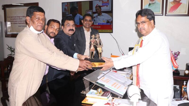 1 से 3 नवम्बर तक होगा भव्य आदिवासी नृत्य महोत्सव का आयोजन…राज्य सरकार द्वारा राज्यों व पड़ोसी देशों के कलाकारों-प्रतिनिधियों को किया जा रहा है आमंत्रित
