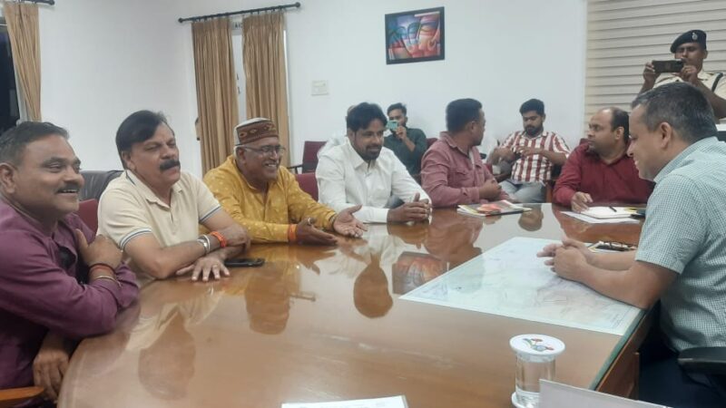 नागरिक सुरक्षा मंच ने डीआरएम बिलासपुर के साथ बैठक कर चर्चा उपरान्त रेल रोको आंदोलन किया स्थगित