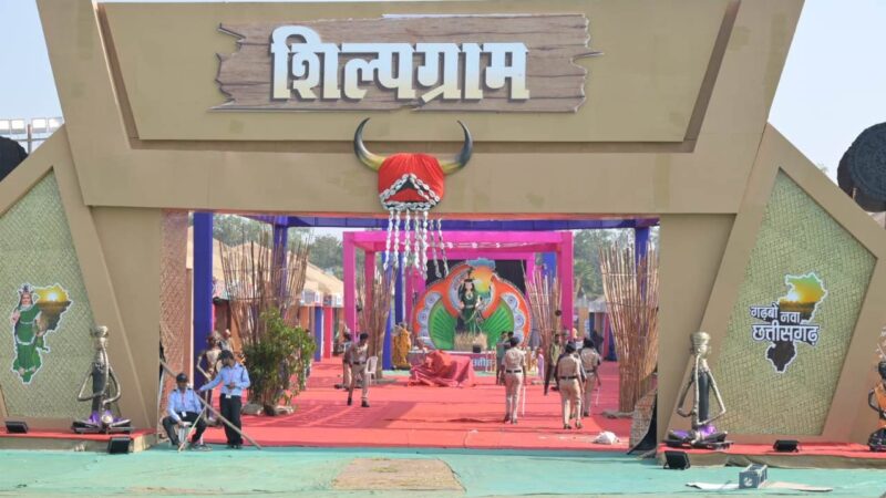 शिल्पग्राम को मिला बेहतर प्रतिसाद : बुनकरों और शिल्पकारों ने किया एक करोड़ से अधिक का व्यवसाय