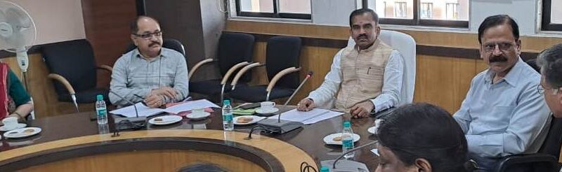 ‘सड़क सुरक्षा मितान‘ के रूप में एन.सी.सी., एन.एस.एस. तथा भारत स्काउट एवं गाइड के कैडेट्स की सेवाएं लिए जाने का महत्वपूर्ण निर्णय