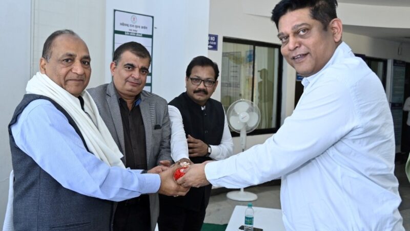 राज्य सूचना आयुक्त श्री अशोक अग्रवाल को सेवानिवृत्ति पर दी गई विदाई